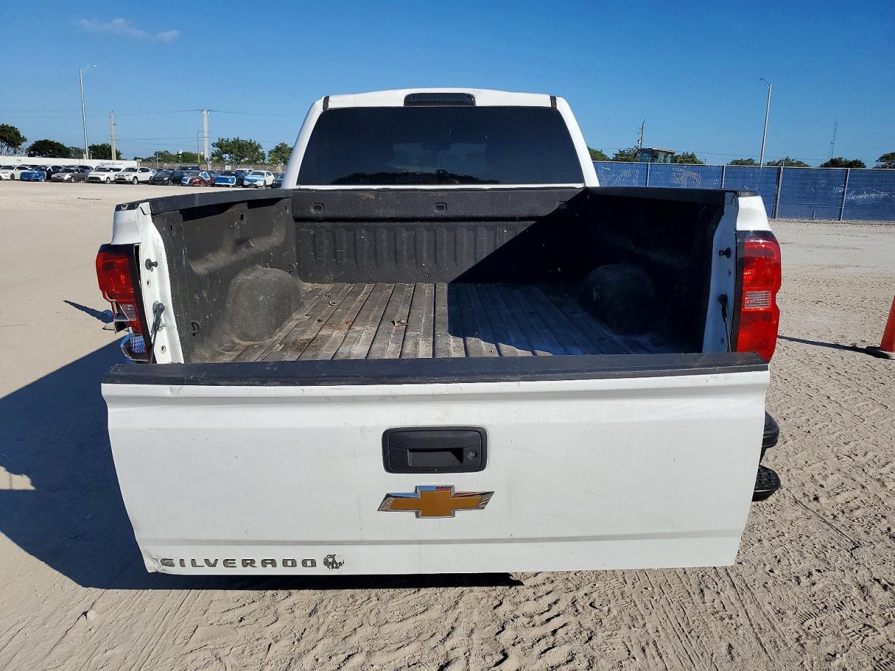 2018 CHEVROLET SILVERADO C1500 photo 6