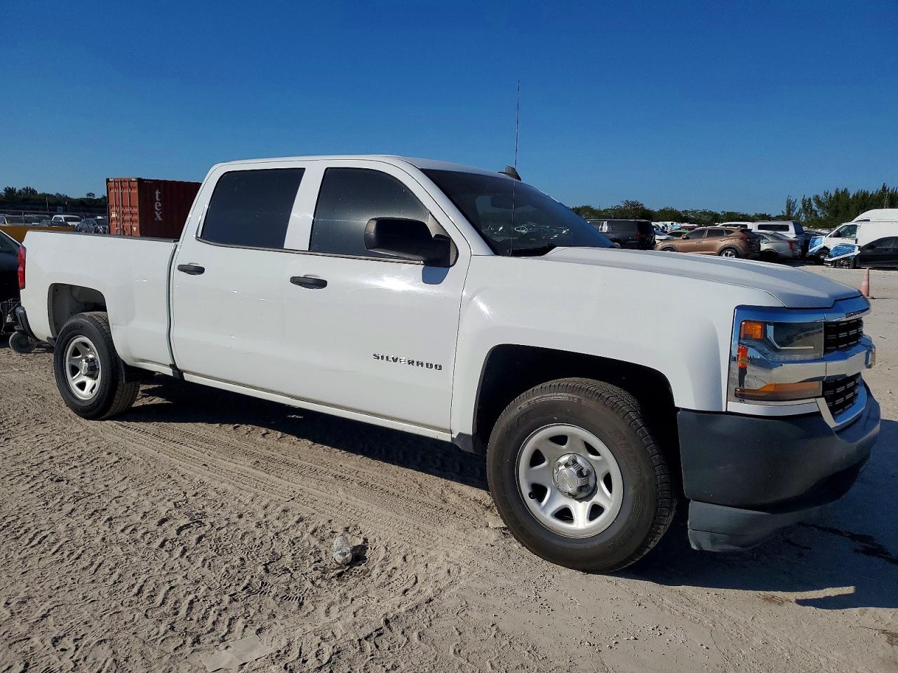 2018 CHEVROLET SILVERADO C1500 photo 4