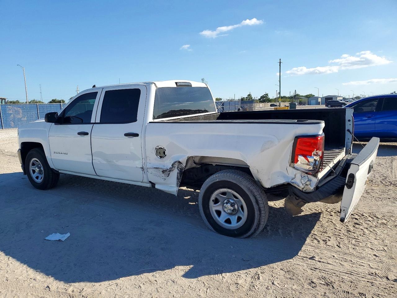 2018 CHEVROLET SILVERADO C1500 photo 2