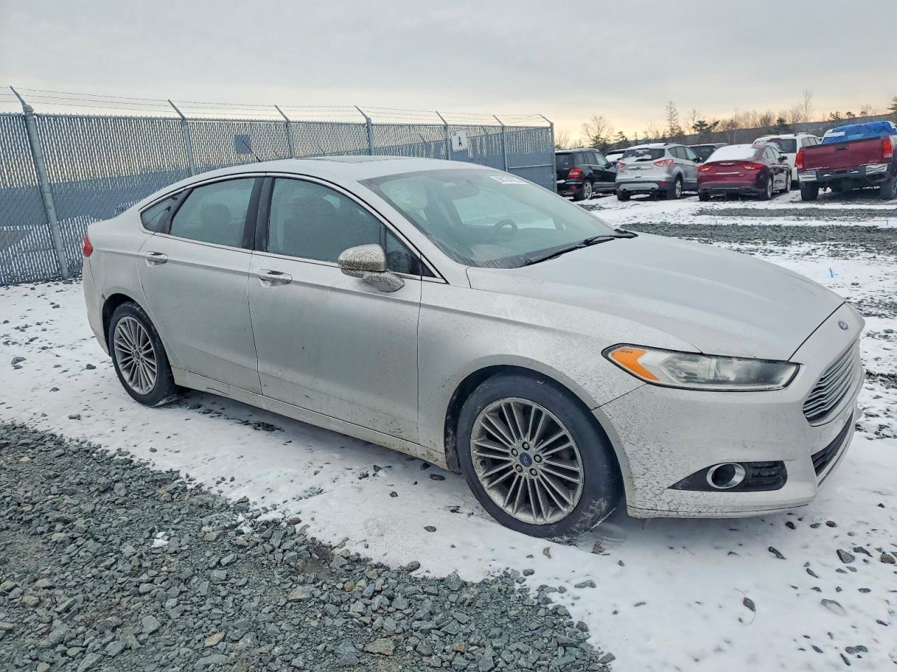2013 FORD FUSION SE photo 4
