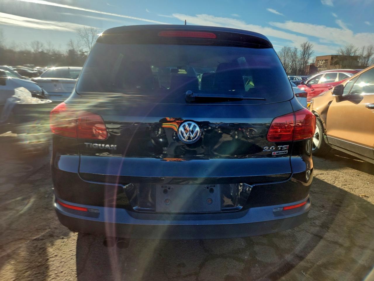 2016 VOLKSWAGEN TIGUAN S photo 6