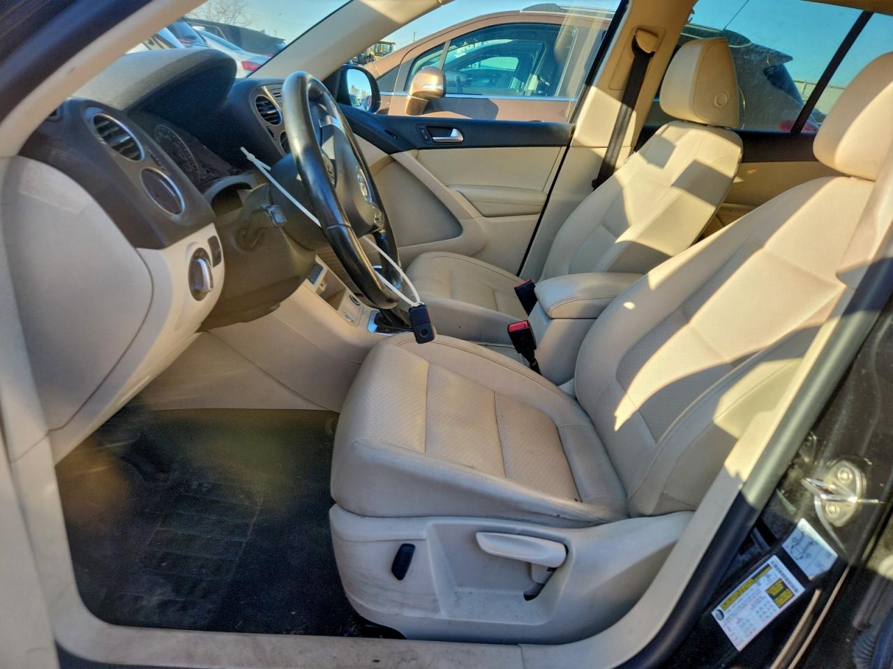 2016 VOLKSWAGEN TIGUAN S photo 7