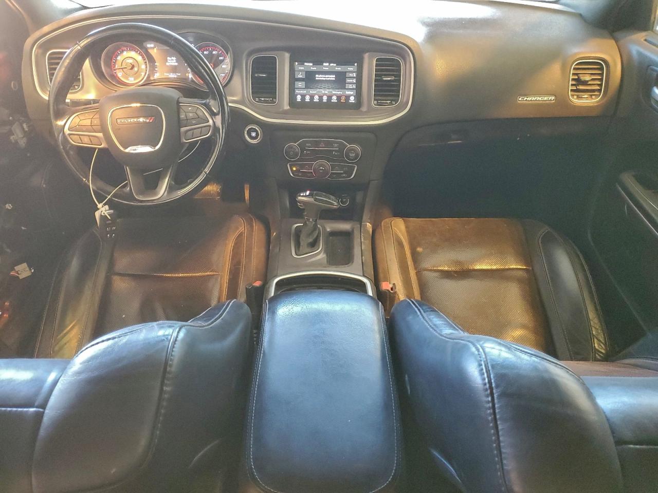 2020 DODGE CHARGER SXT photo 8