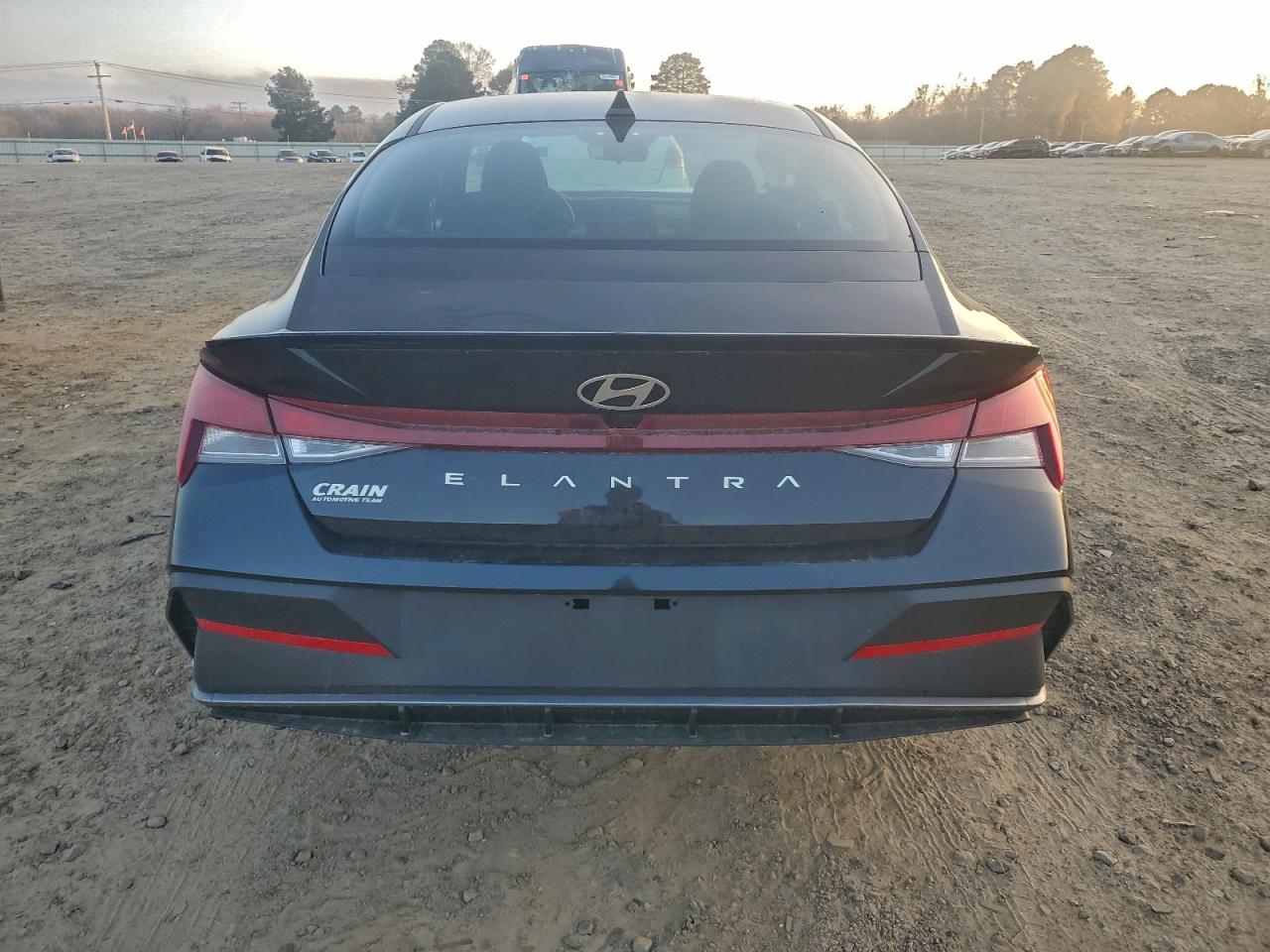 2025 HYUNDAI ELANTRA SEL SPORT photo 6