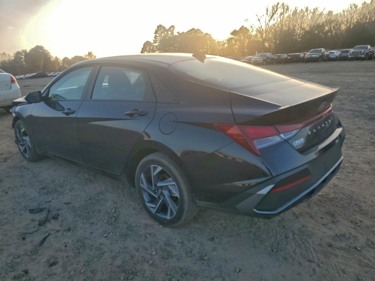 2025 HYUNDAI ELANTRA SEL SPORT photo 2