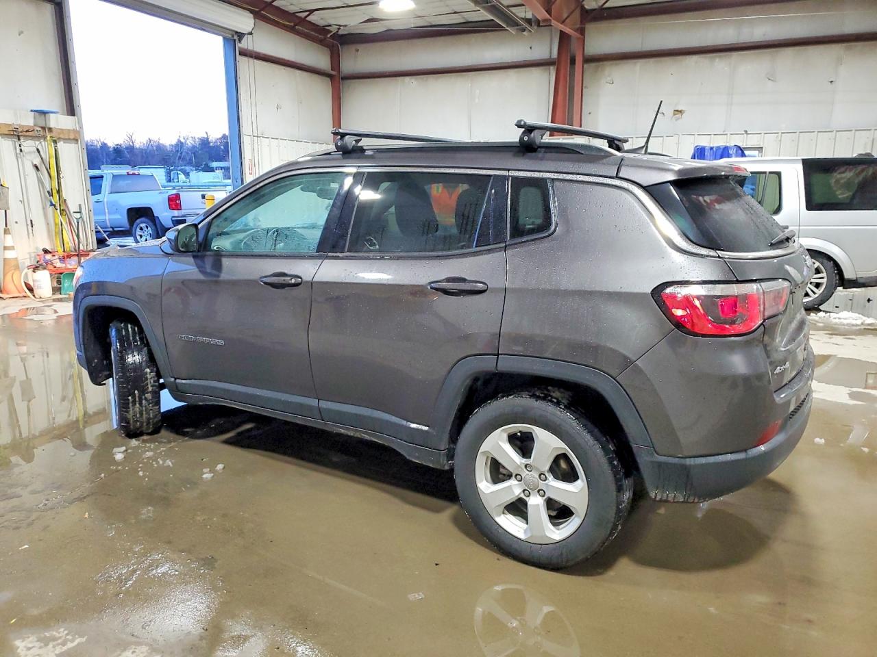 2019 JEEP COMPASS LATITUDE photo 2