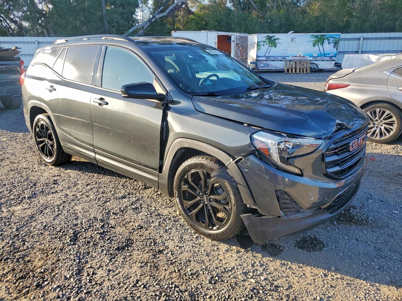 2020 GMC TERRAIN SLE photo 4