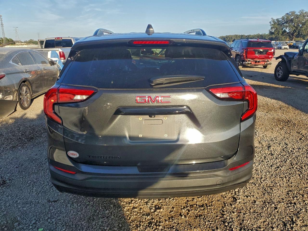 2020 GMC TERRAIN SLE photo 6