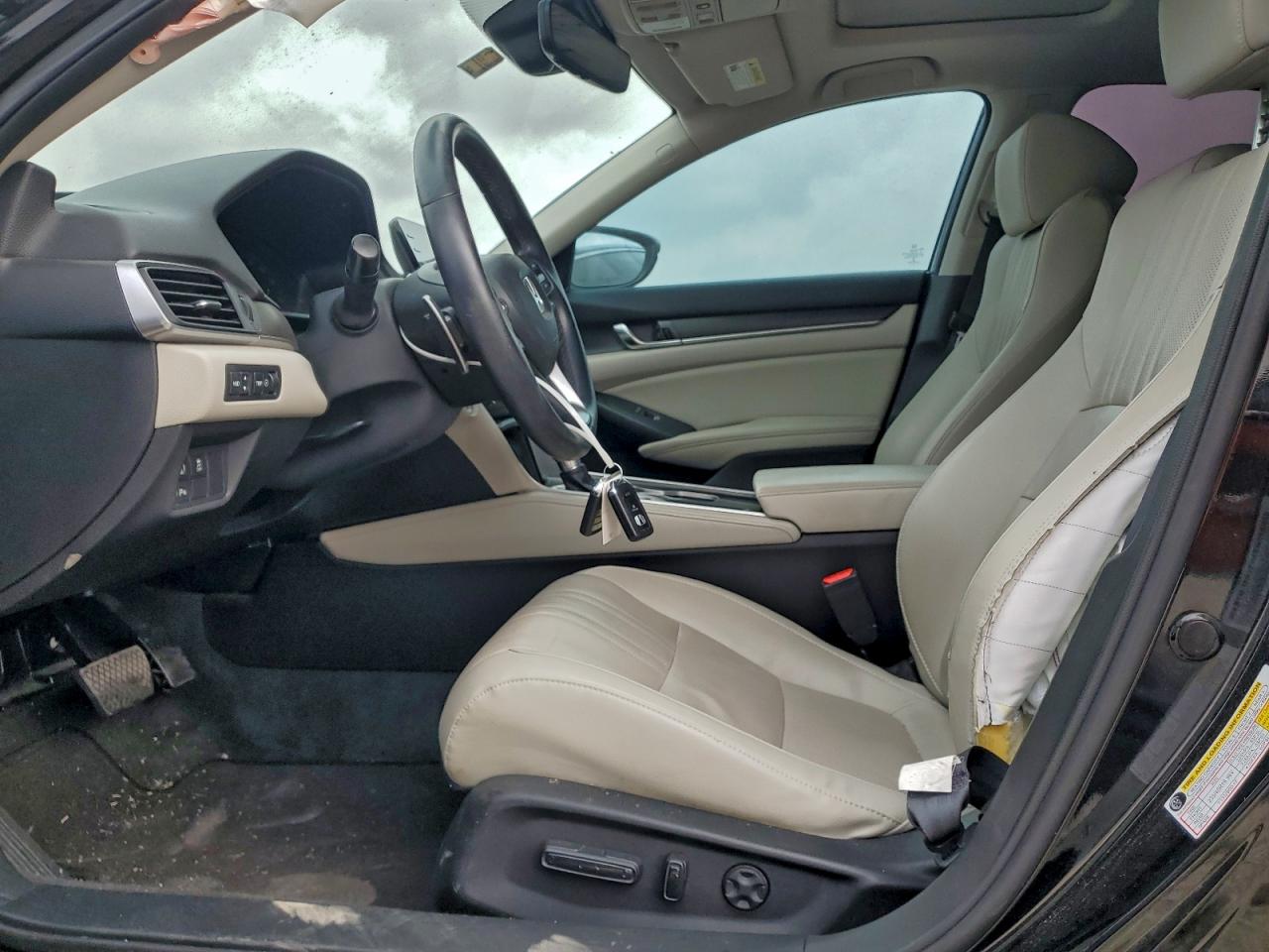 2018 HONDA ACCORD TOURING photo 7