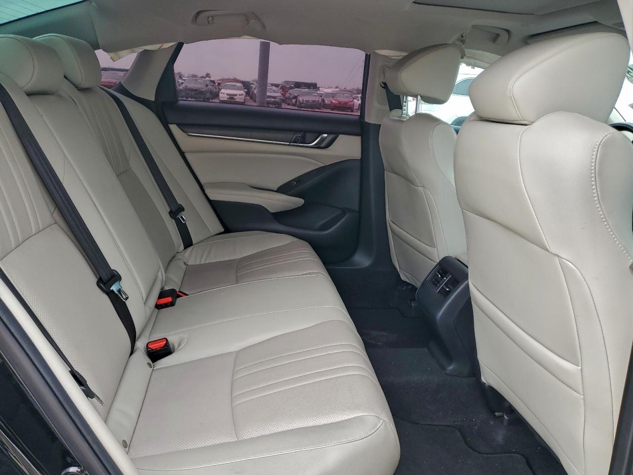 2018 HONDA ACCORD TOURING photo 10