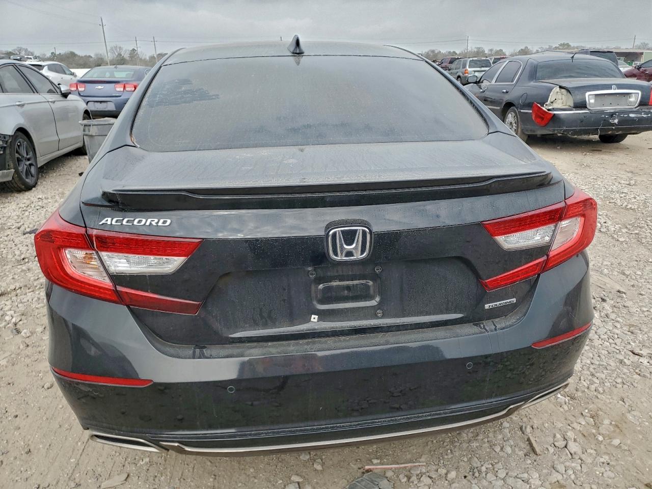 2018 HONDA ACCORD TOURING photo 6