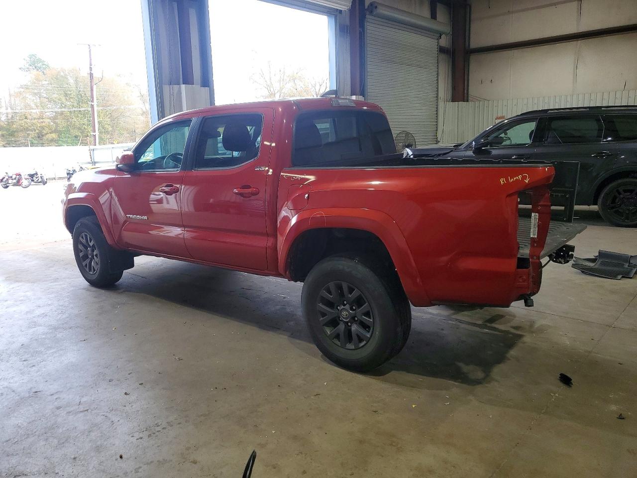 2022 TOYOTA TACOMA DOUBLE CAB photo 2