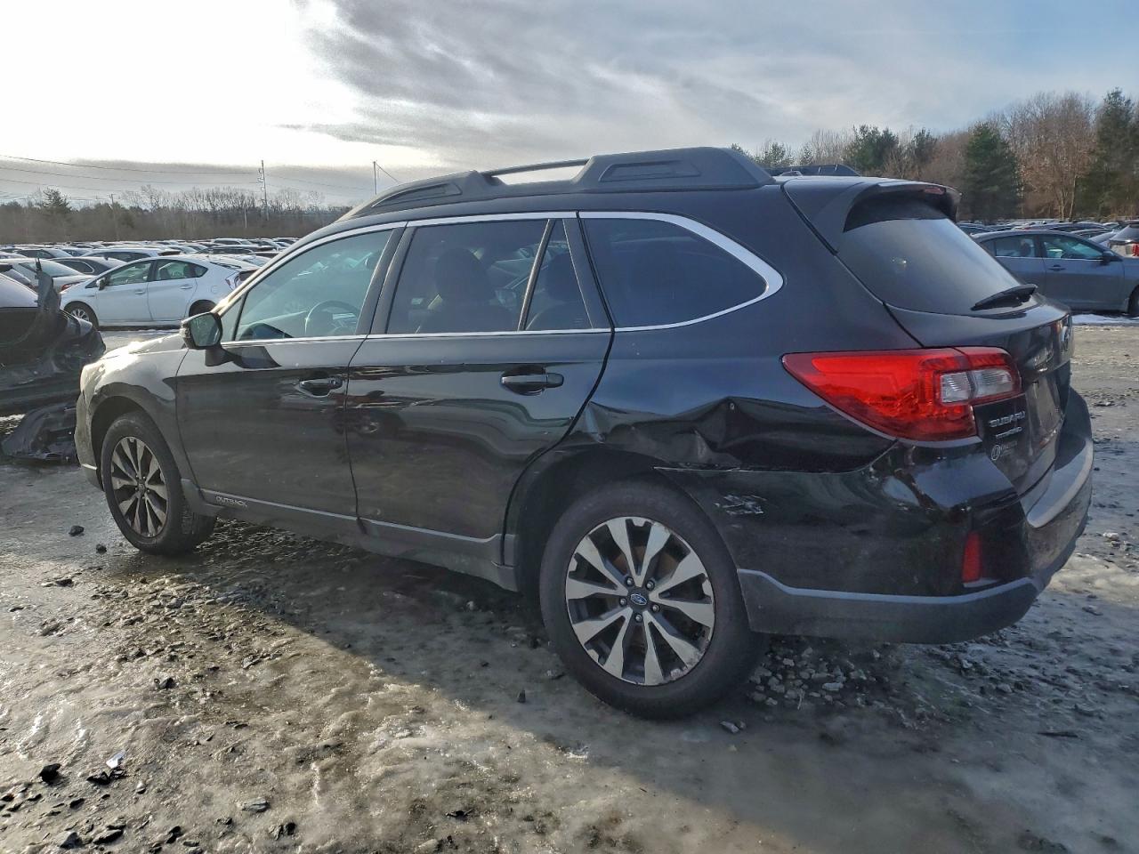 2015 SUBARU OUTBACK 3.6R LIMITED photo 2