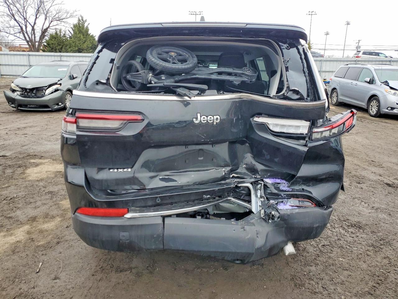 2023 JEEP GRAND CHEROKEE L LAREDO photo 11