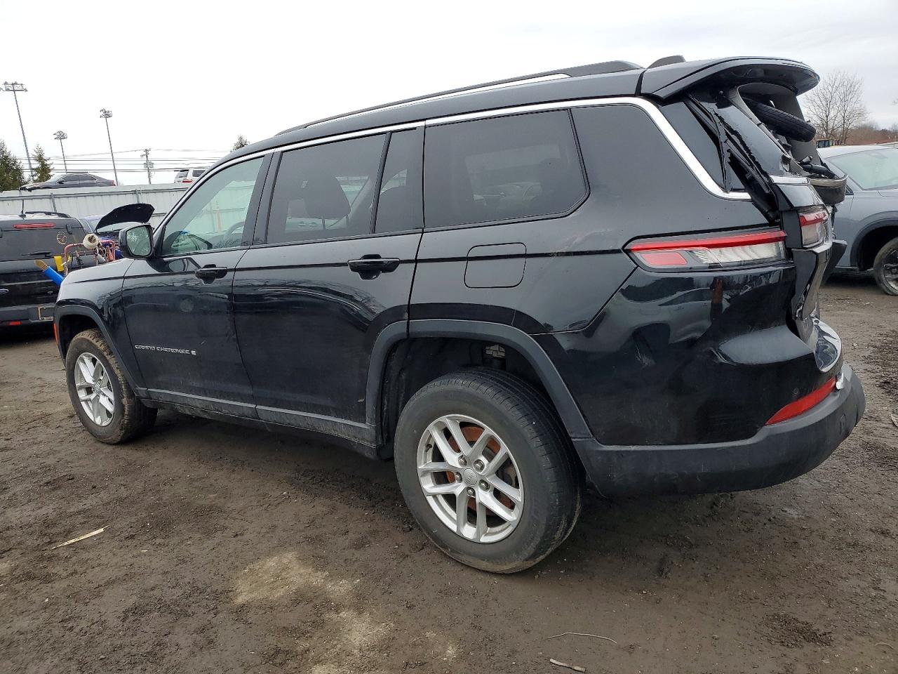 2023 JEEP GRAND CHEROKEE L LAREDO photo 3