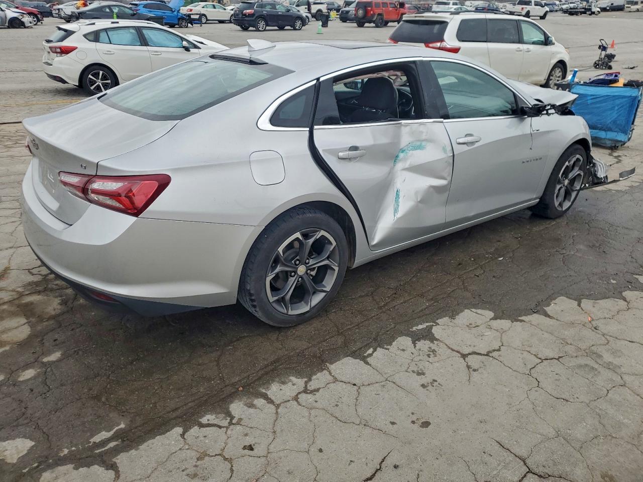 2022 CHEVROLET MALIBU LT photo 3