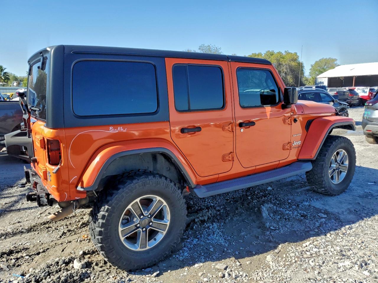 2018 JEEP WRANGLER UNLIMITED SAHARA photo 3