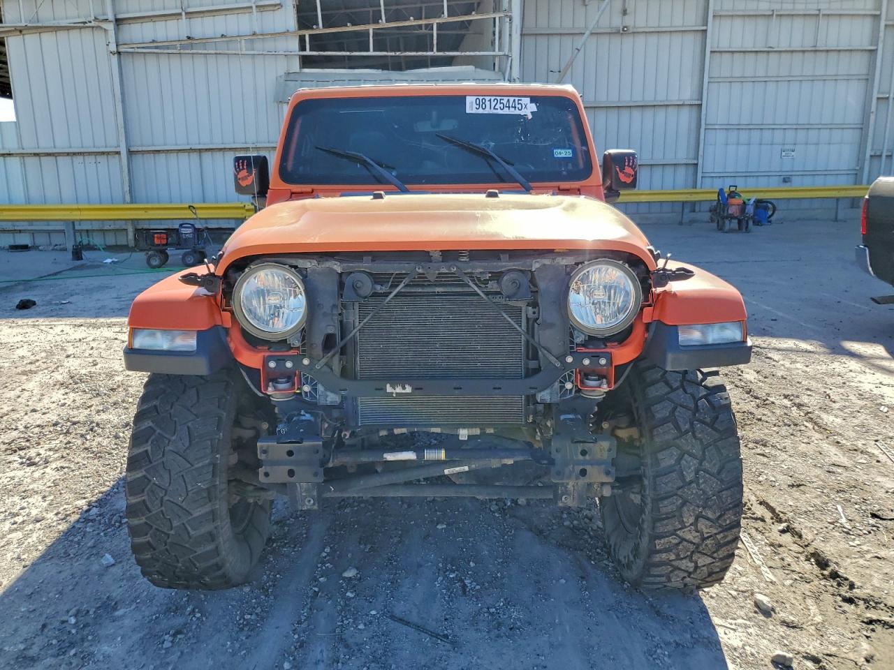 2018 JEEP WRANGLER UNLIMITED SAHARA photo 5