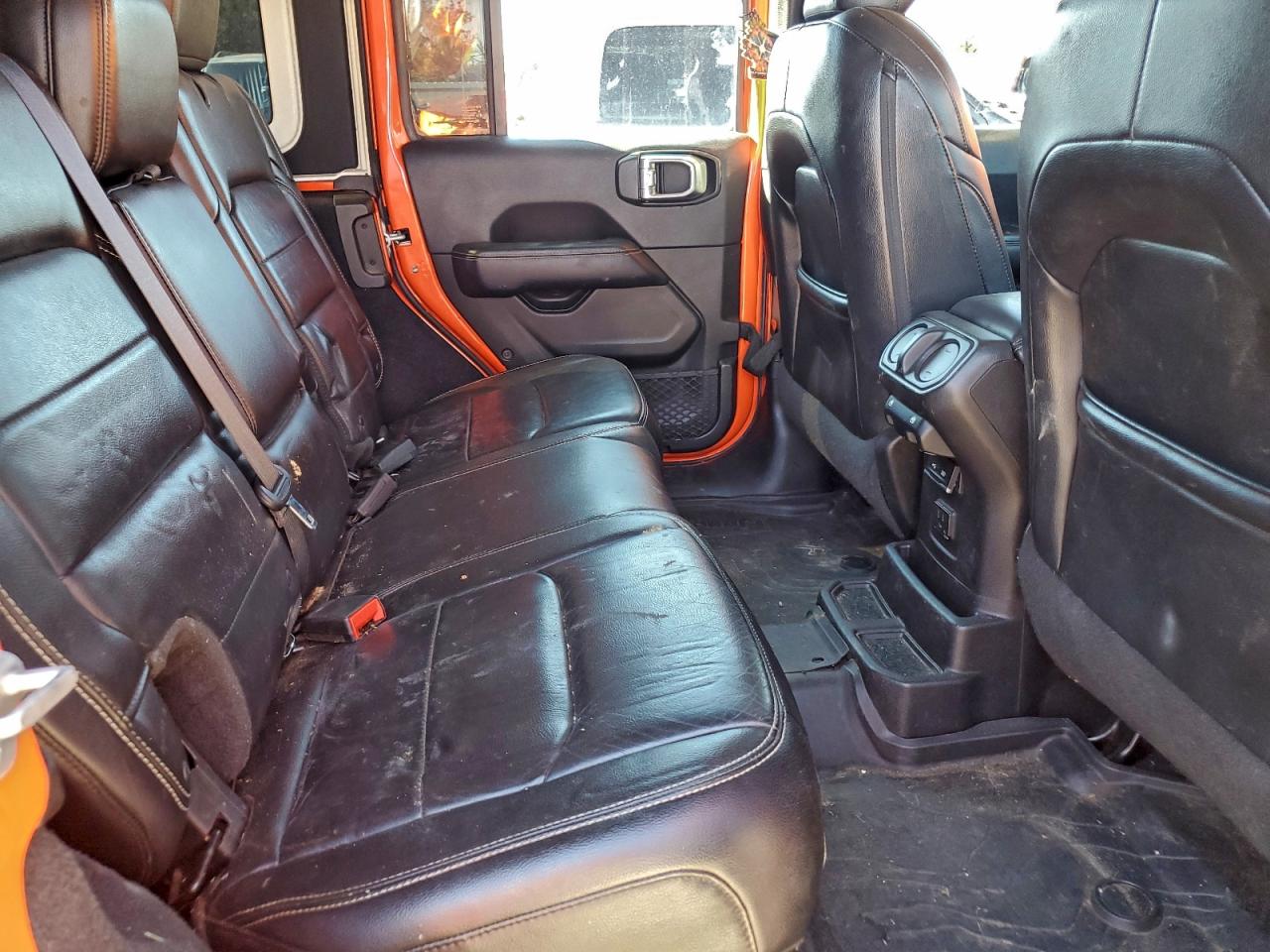 2018 JEEP WRANGLER UNLIMITED SAHARA photo 10