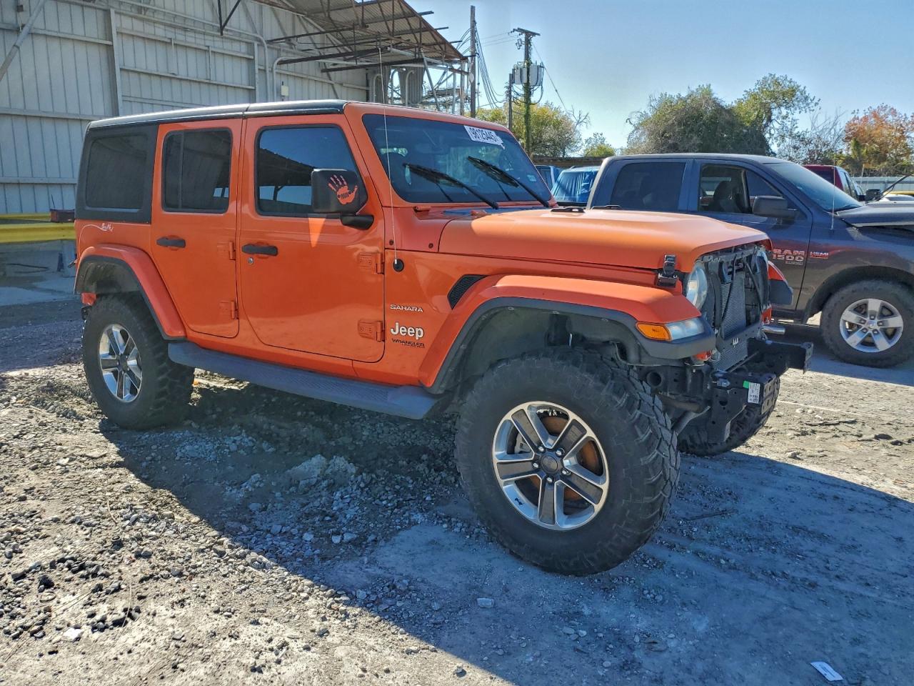 2018 JEEP WRANGLER UNLIMITED SAHARA photo 4