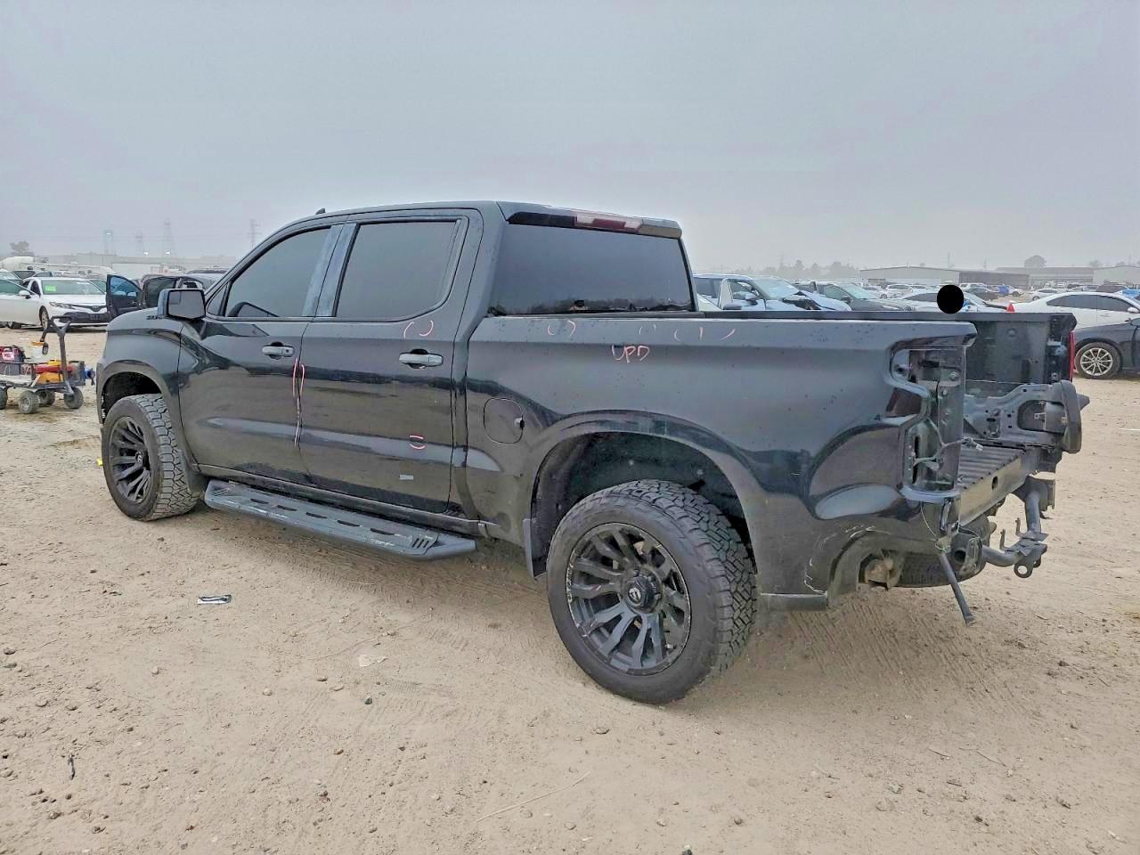 2019 CHEVROLET SILVERADO K1500 CUSTOM photo 2