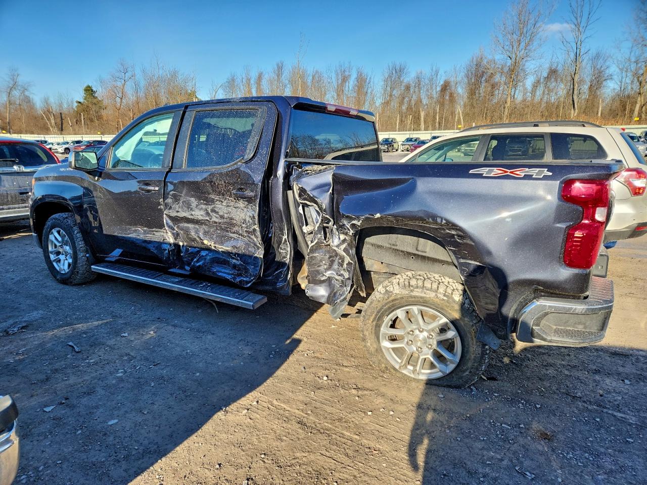 2023 CHEVROLET SILVERADO K1500 LT-L photo 2