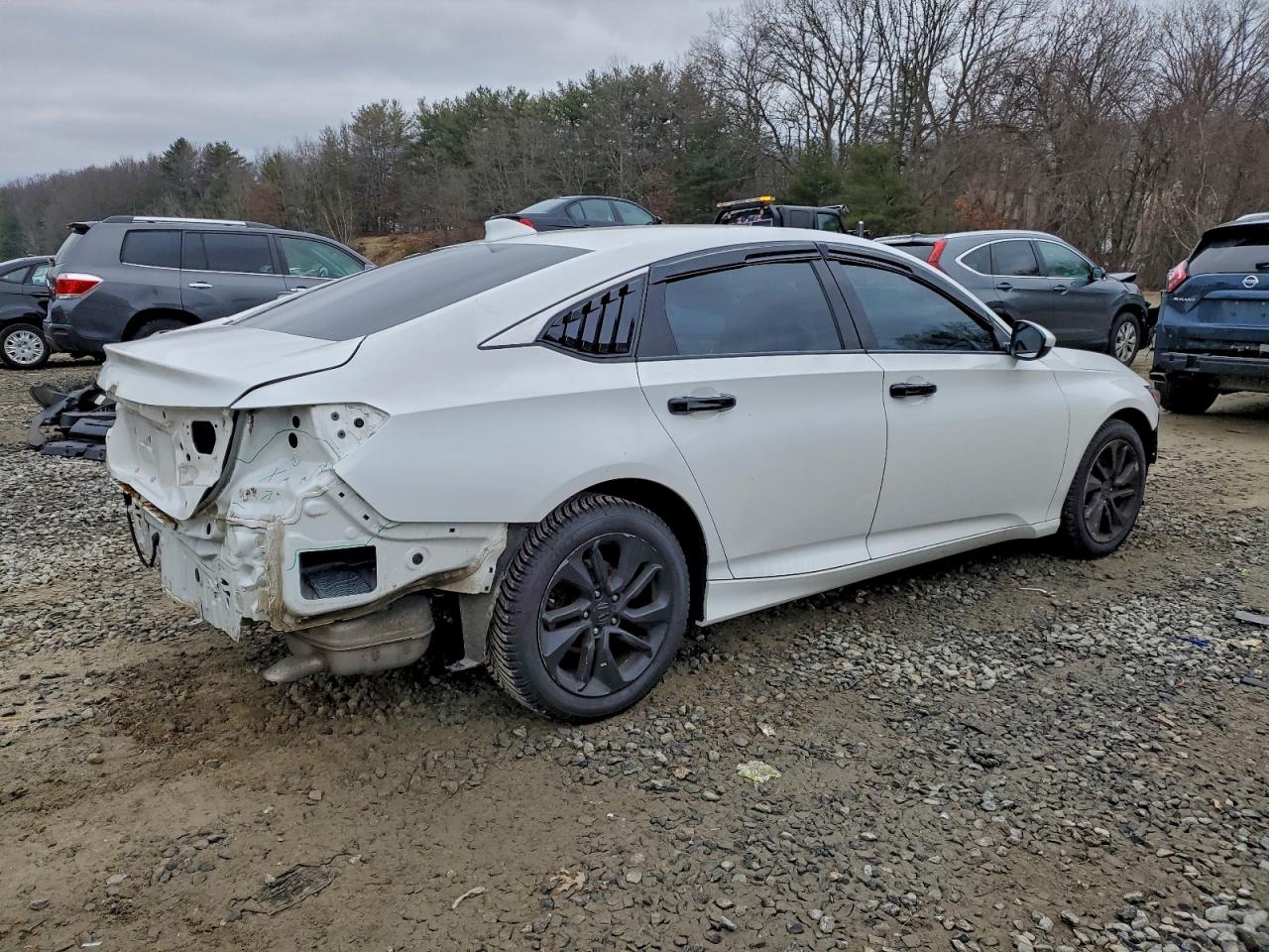 2018 HONDA ACCORD LX photo 3