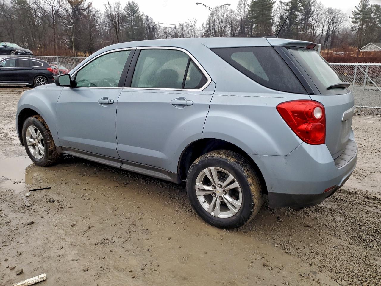 2015 CHEVROLET EQUINOX LS photo 2