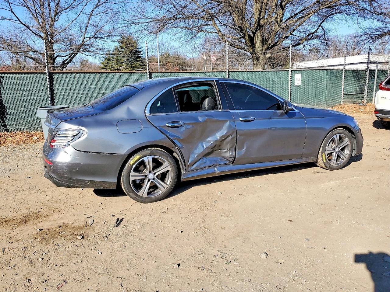 2017 MERCEDES-BENZ E 300 4MATIC photo 3