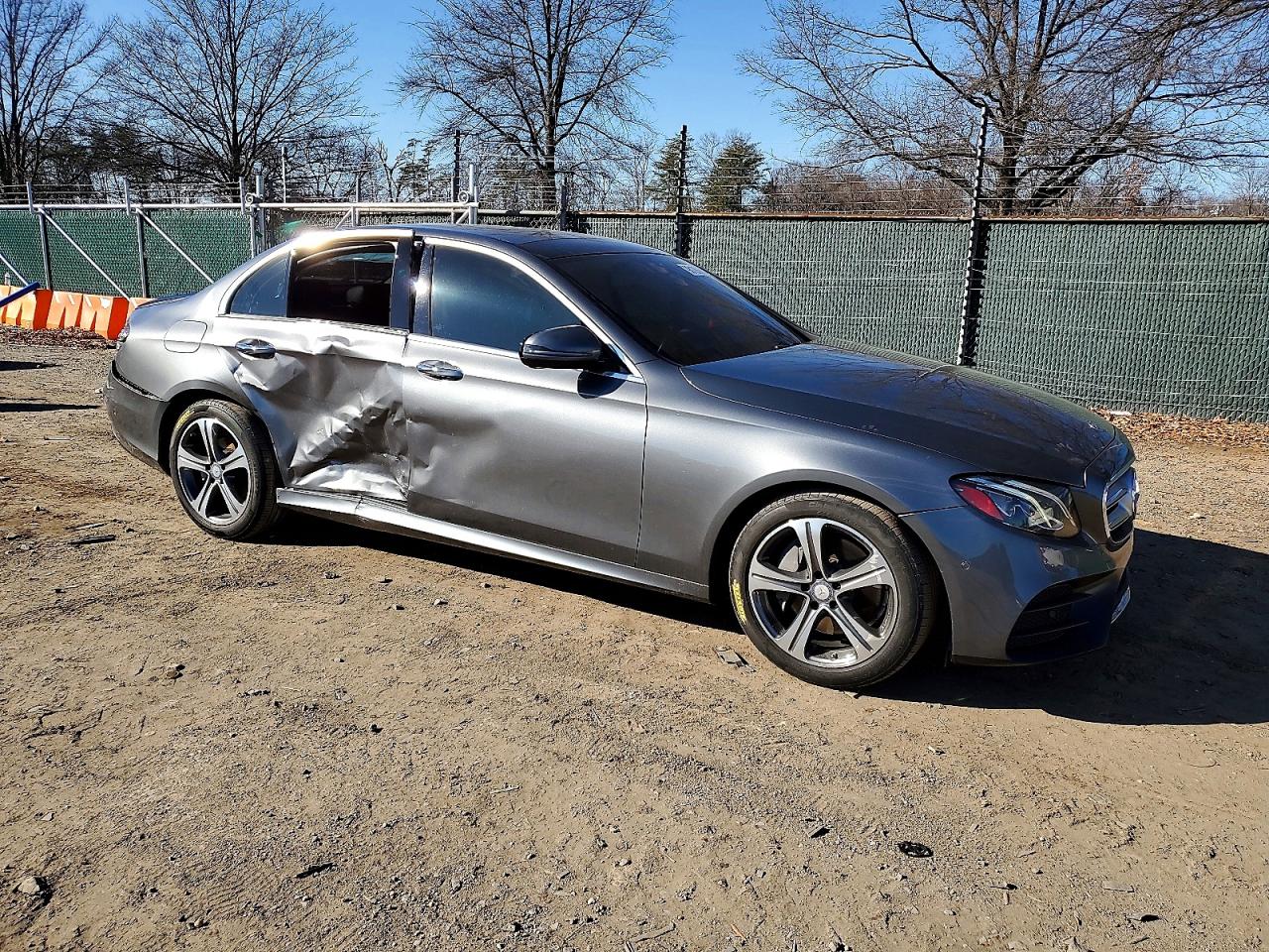 2017 MERCEDES-BENZ E 300 4MATIC photo 4