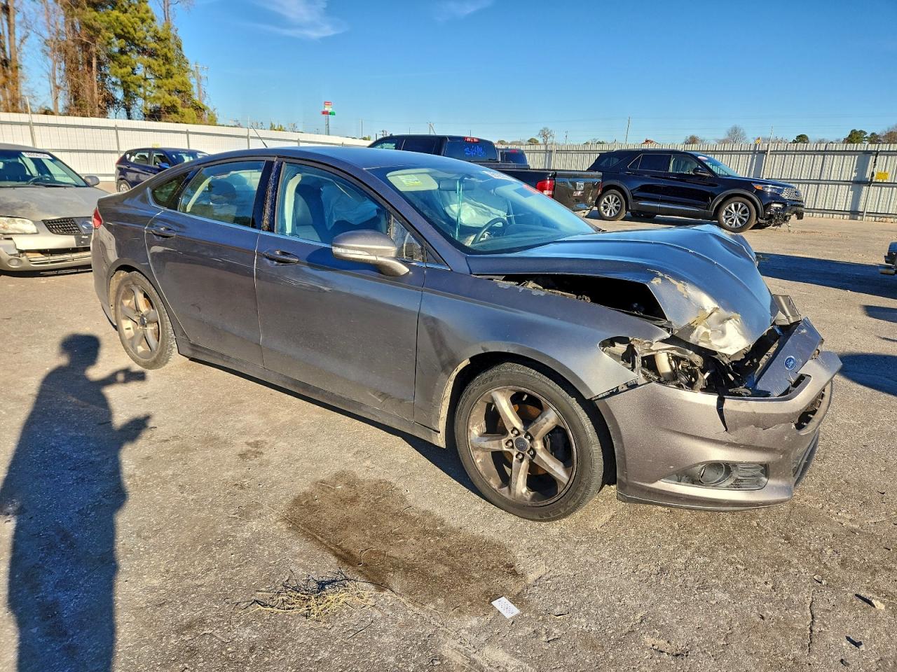 2014 FORD FUSION SE photo 4