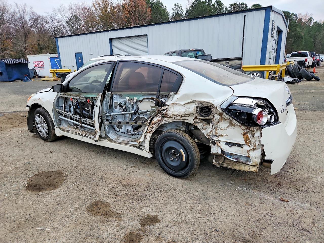 2012 NISSAN ALTIMA BASE photo 2