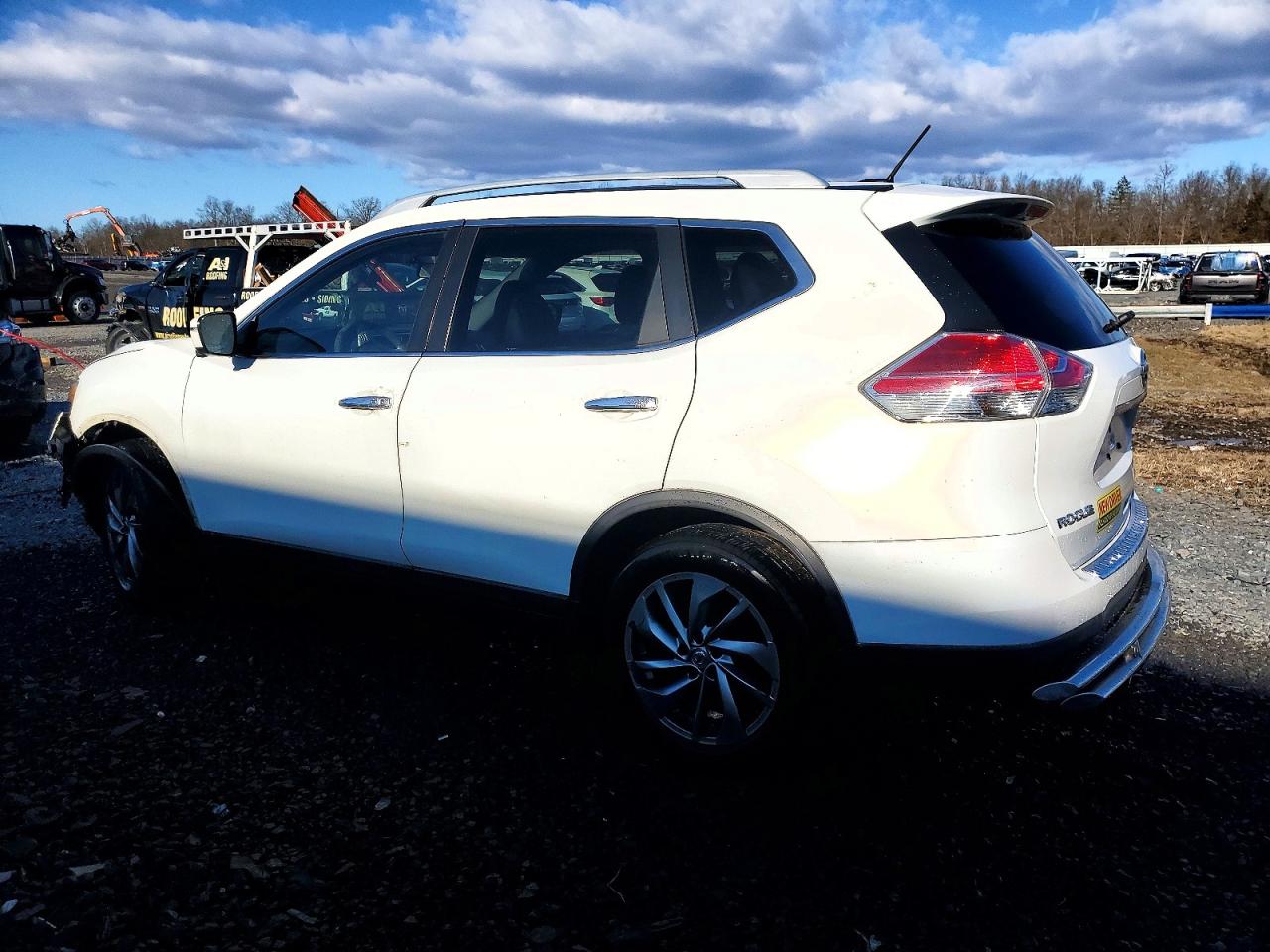 2014 NISSAN ROGUE S photo 2