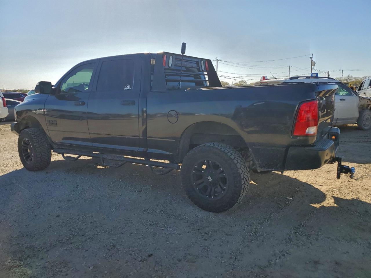2016 RAM 2500 ST photo 2