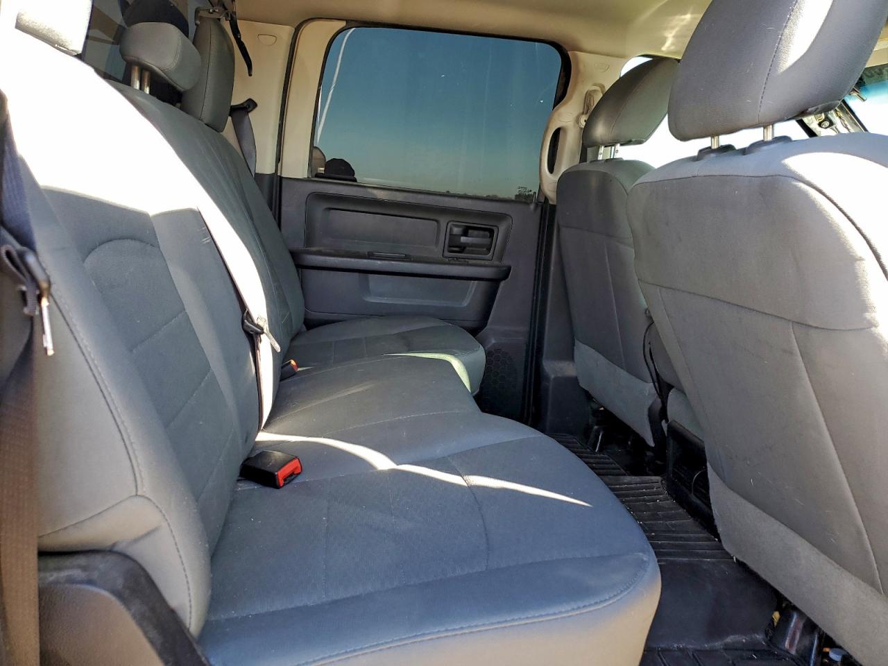 2016 RAM 2500 ST photo 10