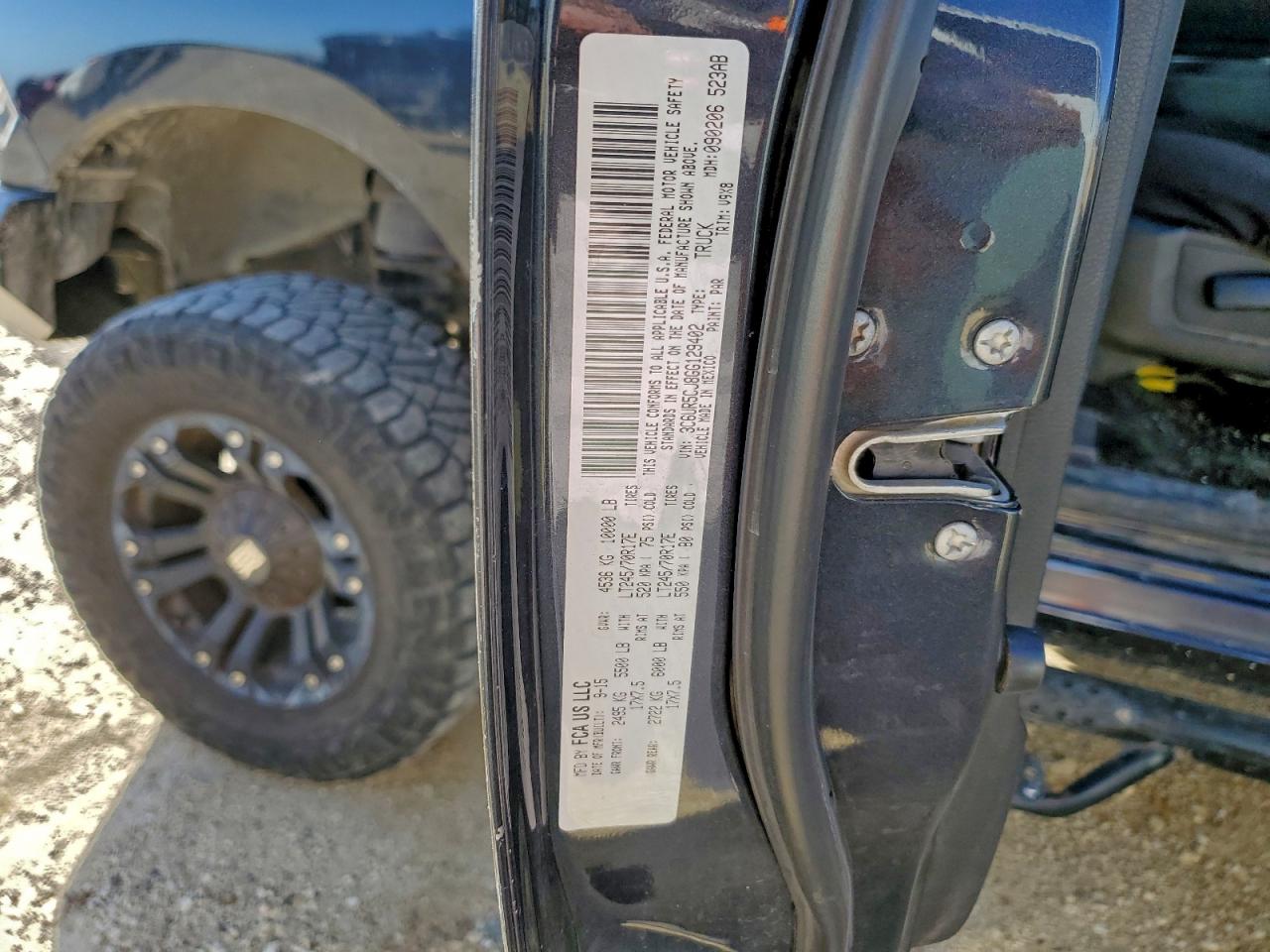 2016 RAM 2500 ST photo 12