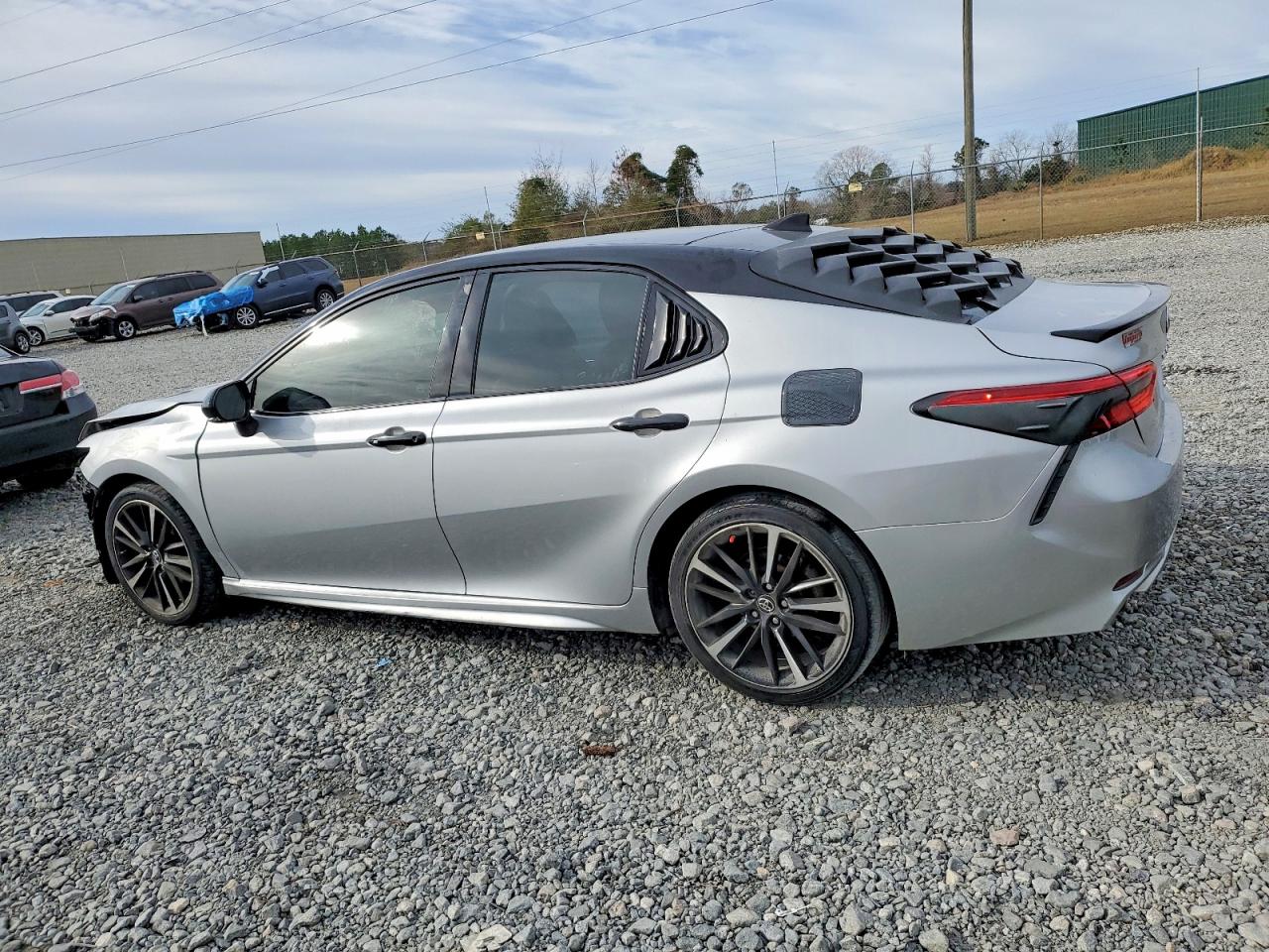 2018 TOYOTA CAMRY XSE photo 3