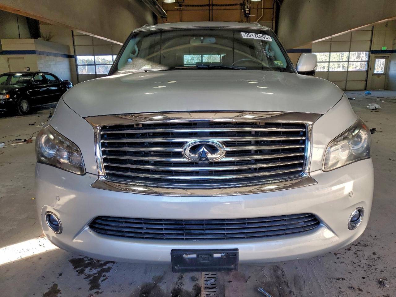 2011 INFINITI QX56 photo 5