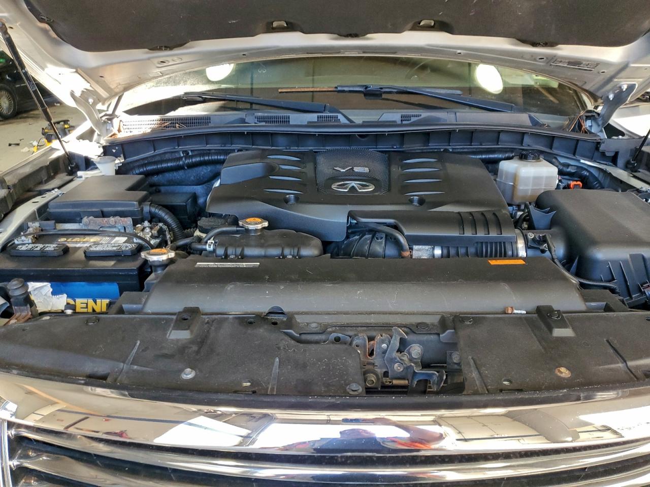 2011 INFINITI QX56 photo 12