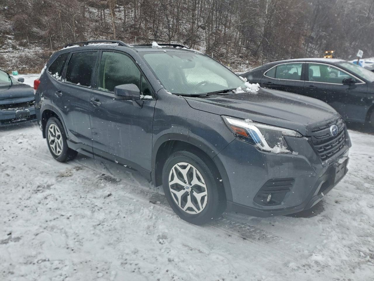 2024 SUBARU FORESTER PREMIUM photo 7