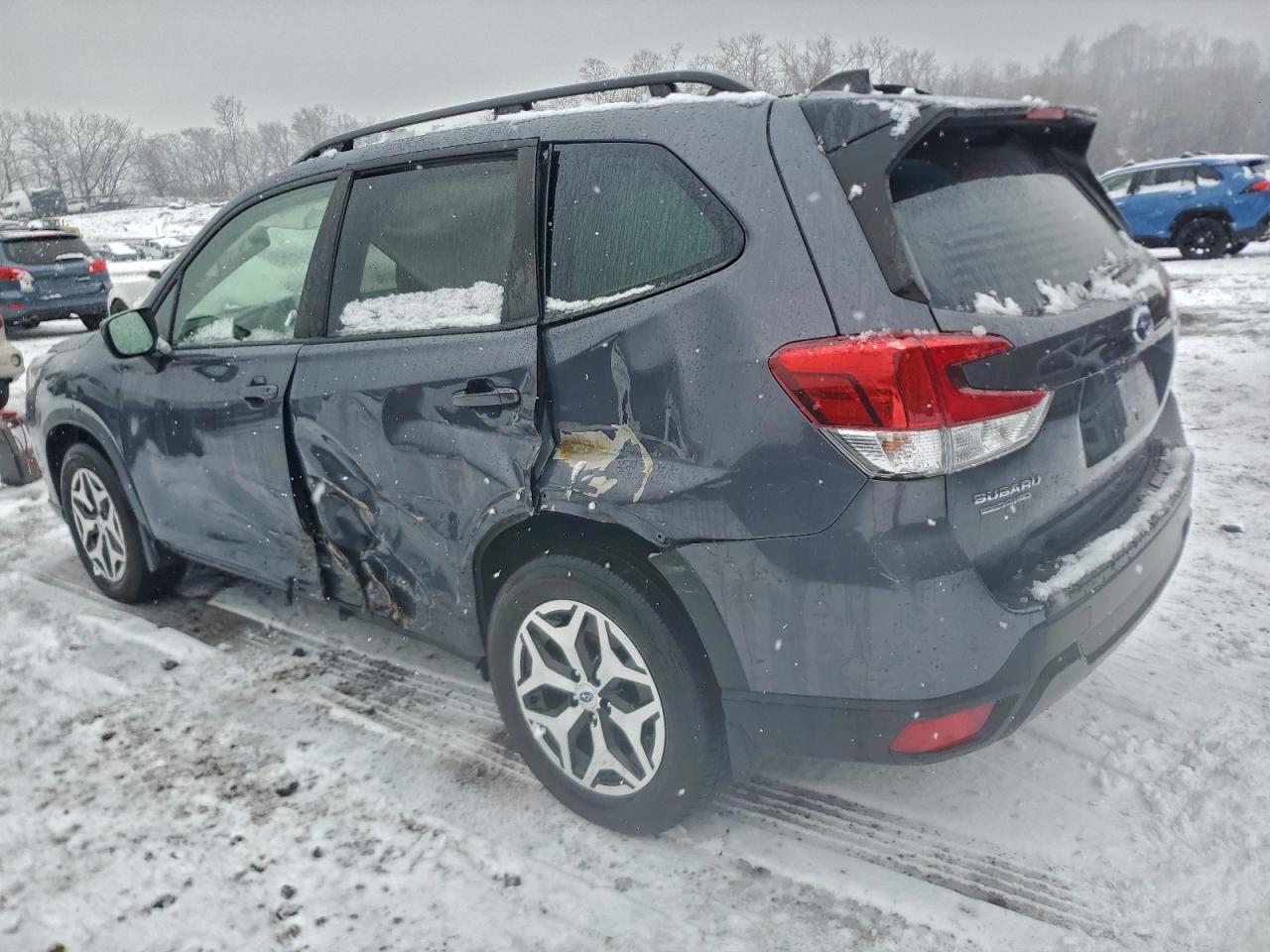 2024 SUBARU FORESTER PREMIUM photo 3