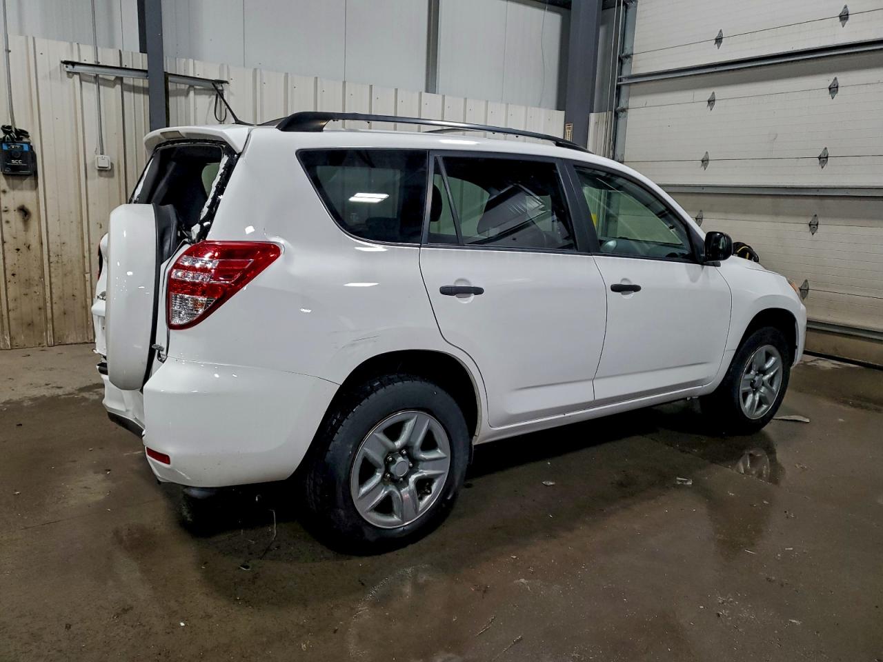 2009 TOYOTA RAV4 photo 3