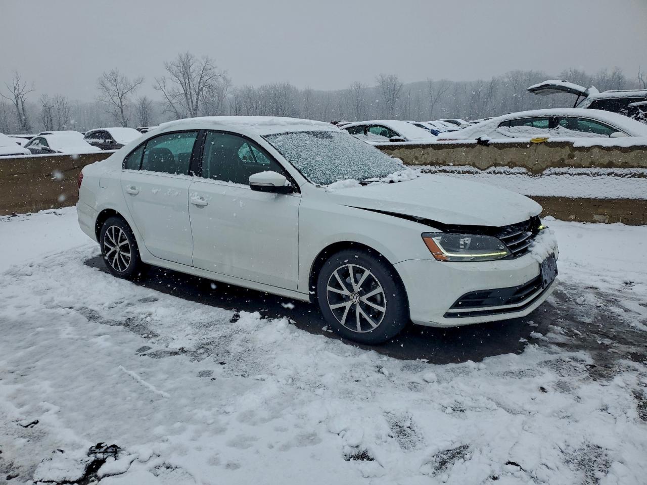 2018 VOLKSWAGEN JETTA SE photo 4