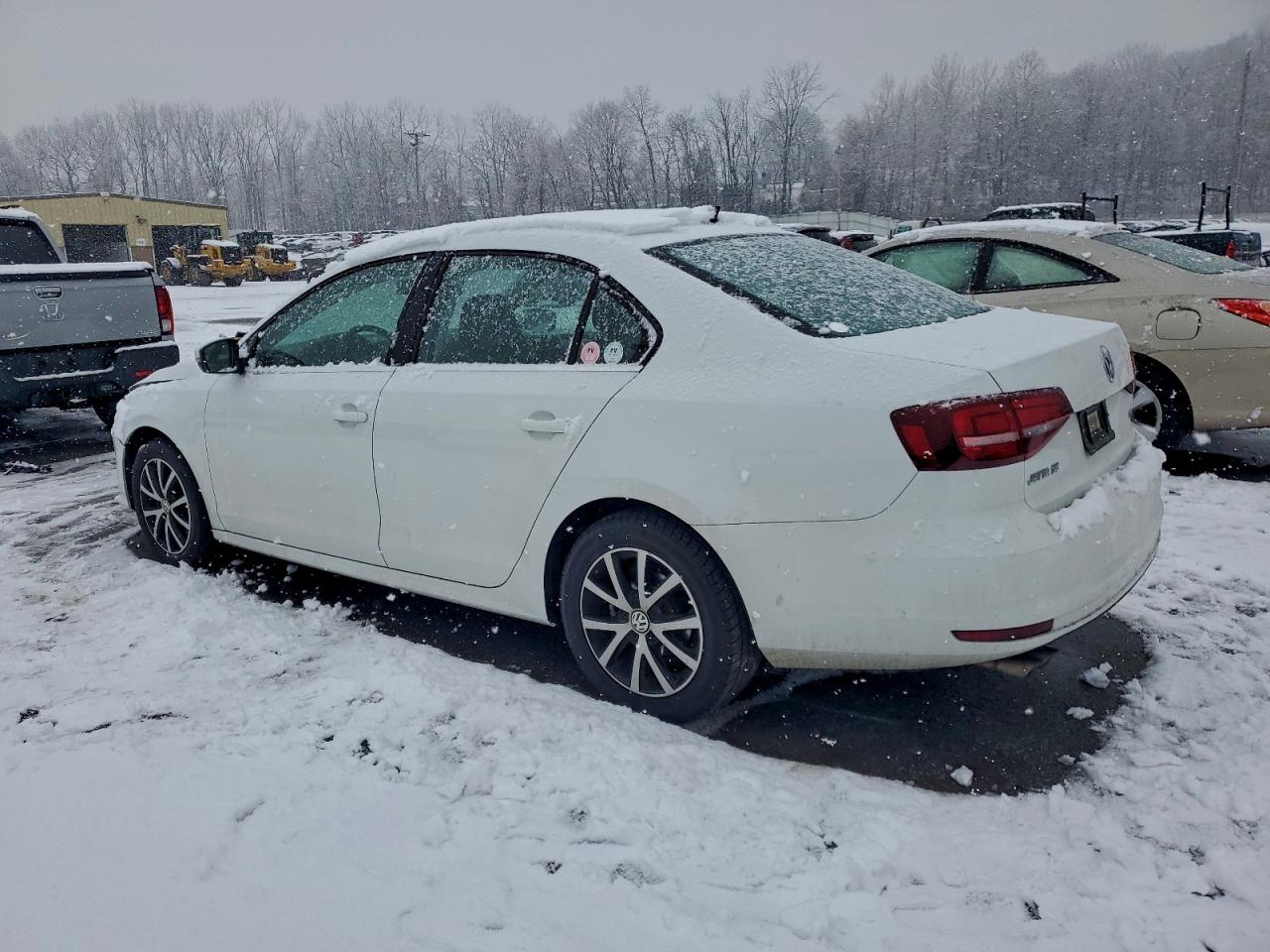 2018 VOLKSWAGEN JETTA SE photo 2
