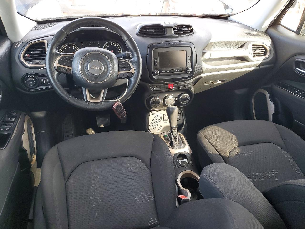 2015 JEEP RENEGADE LATITUDE photo 8
