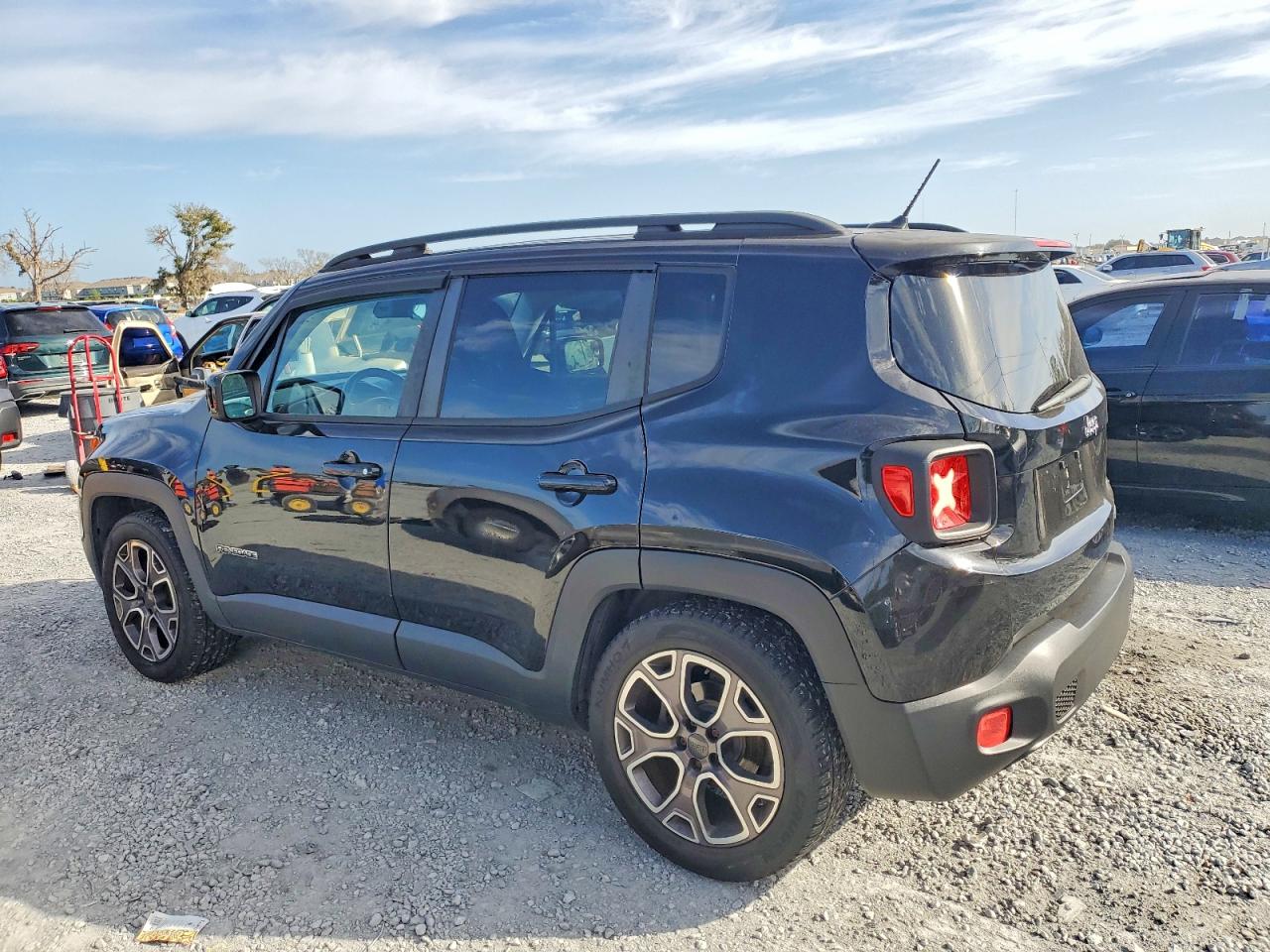 2015 JEEP RENEGADE LATITUDE photo 2