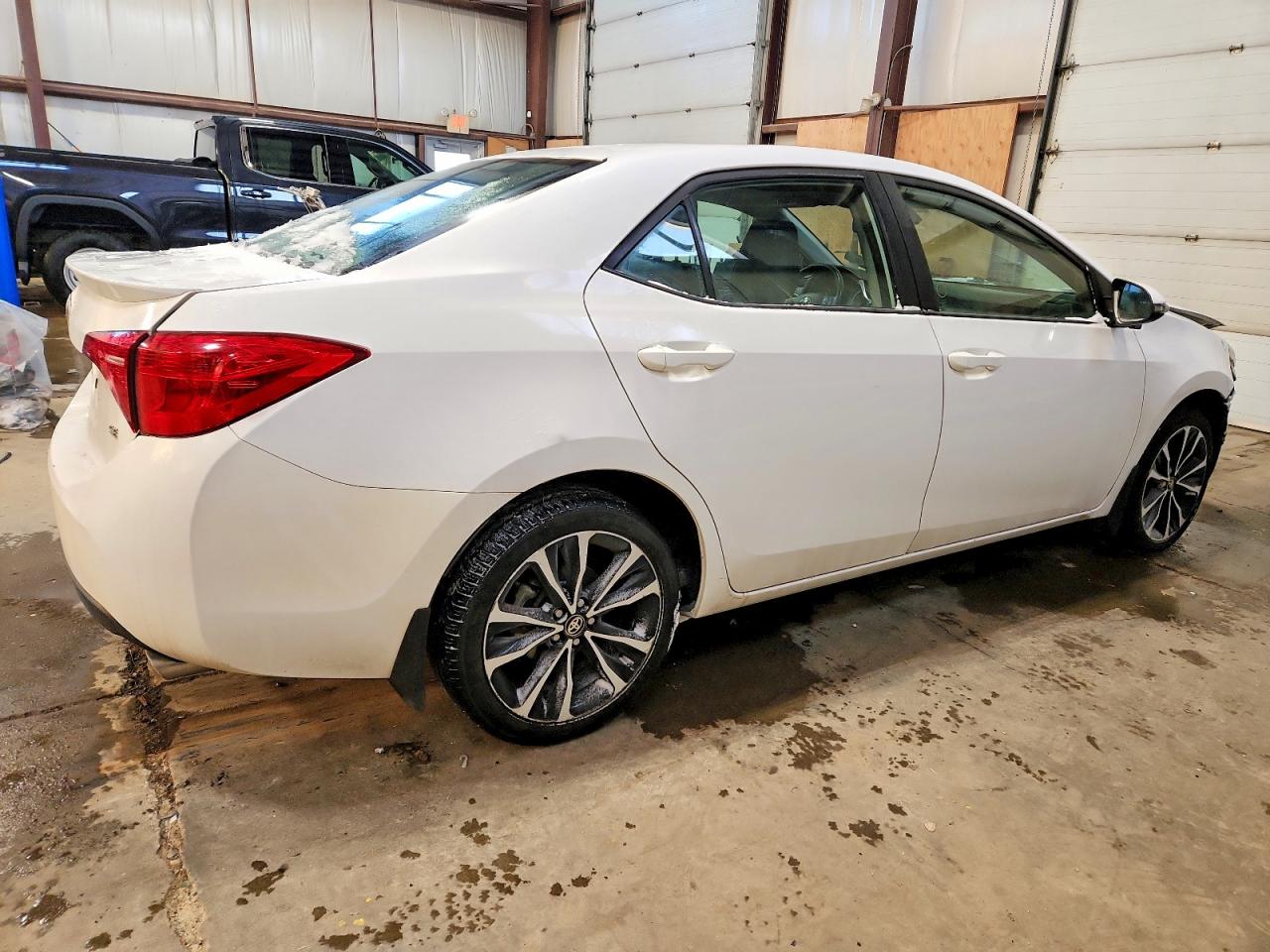 2018 TOYOTA COROLLA L photo 3