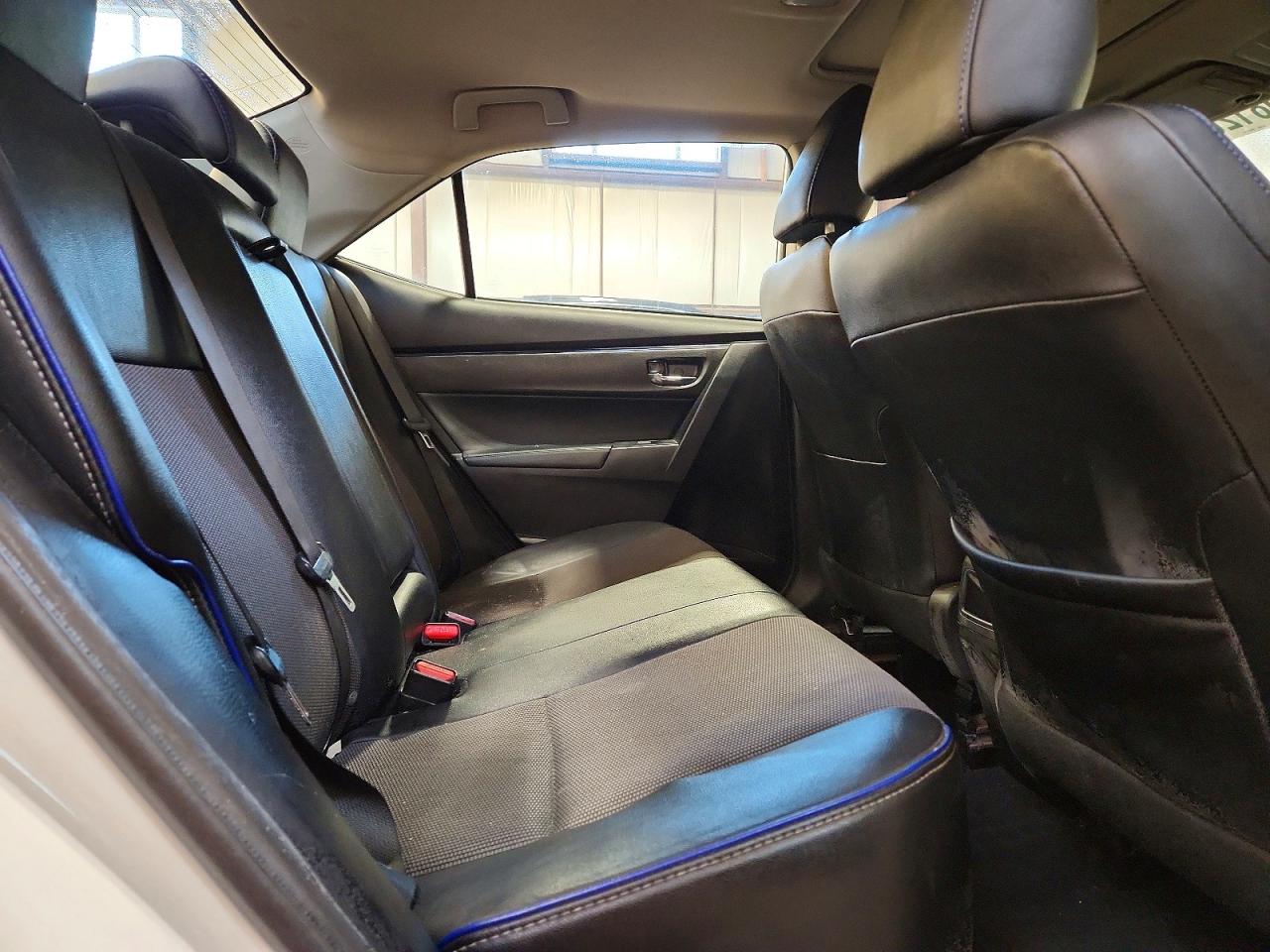 2018 TOYOTA COROLLA L photo 10