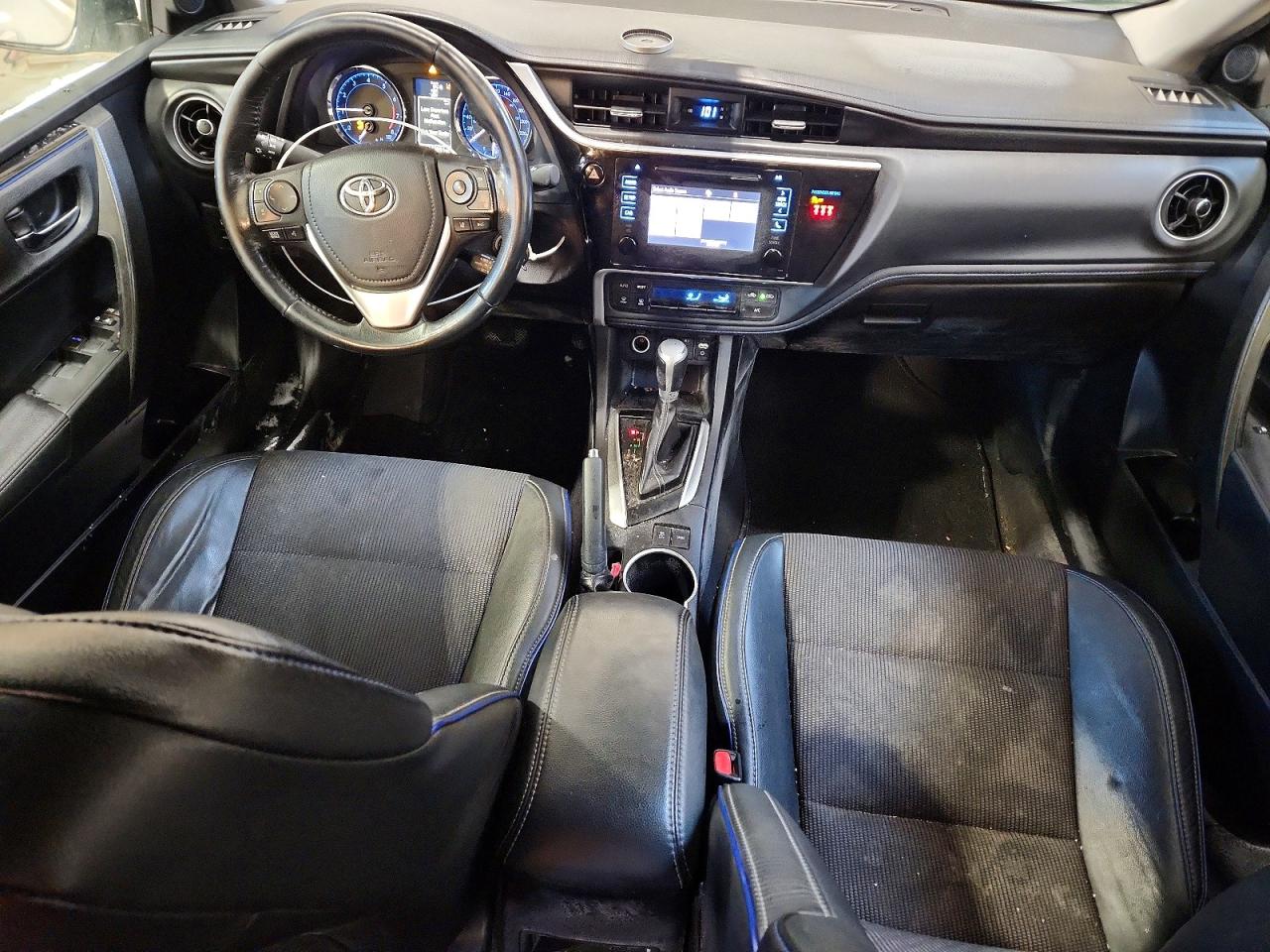 2018 TOYOTA COROLLA L photo 8