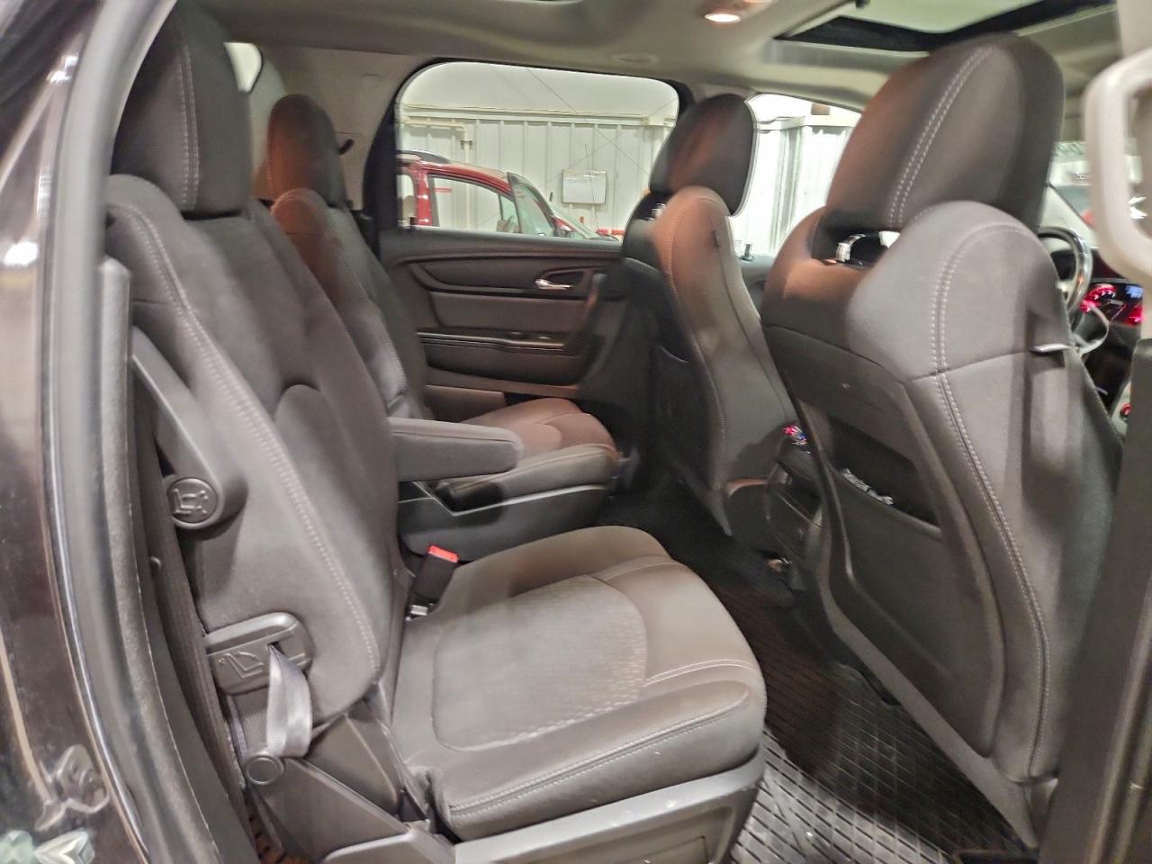 2016 GMC ACADIA SLE photo 11
